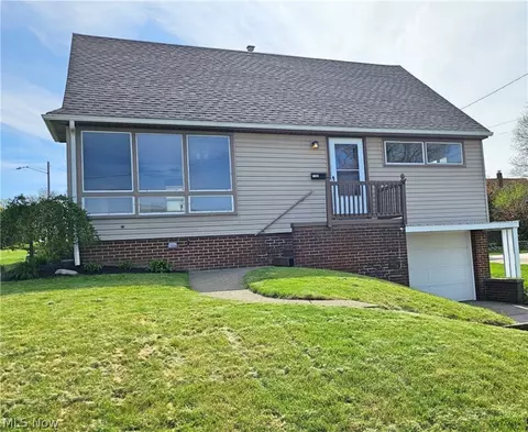 1102 Valleyview Ave SW, Canton, OH 44710