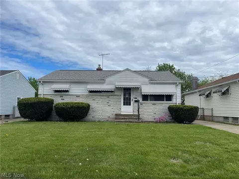 15932 Ashland Dr, Brook Park, OH 44142