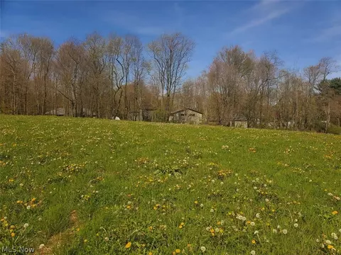 2 State Road, Wadsworth, OH 44281