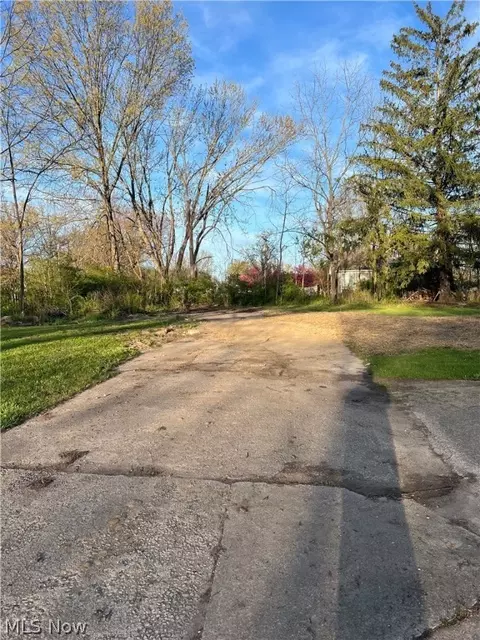 Exterior - 9116 N Main St, Windham, OH 44288 photo 11 of 14