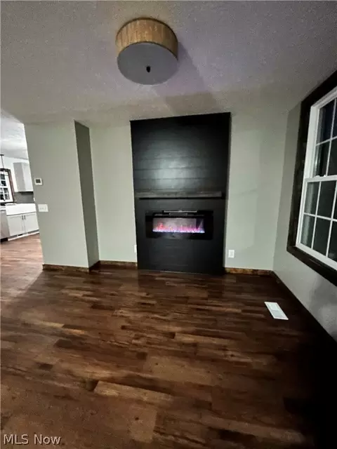 Entry Way - 9116 N Main St, Windham, OH 44288 photo 5 of 8