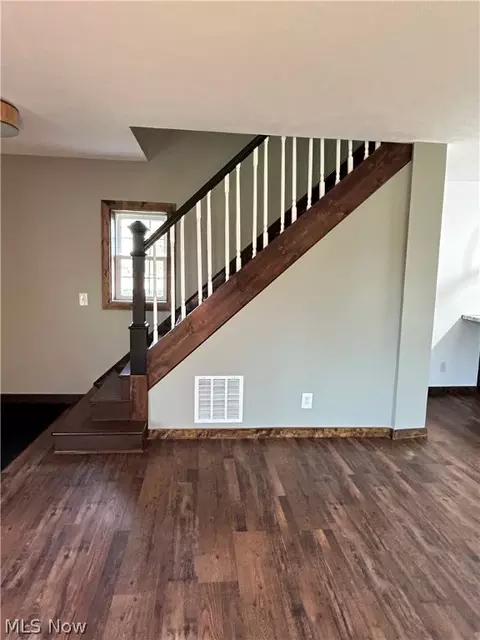 Entry Way - 9116 N Main St, Windham, OH 44288 photo 2 of 8