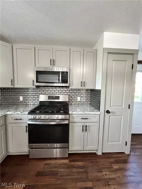 Kitchen - 9116 N Main St, Windham, OH 44288 photo 2 of 6