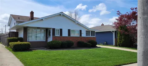 19337 Hipple Ave, Cleveland, OH 44135