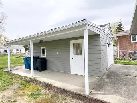 Exterior - 2048 E 37th St, Lorain, OH 44055 photo 9 of 13