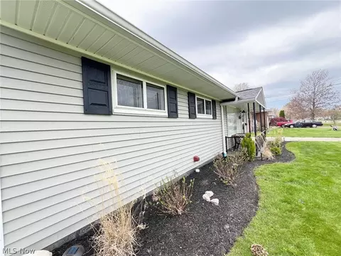 Exterior - 2048 E 37th St, Lorain, OH 44055 photo 5 of 13