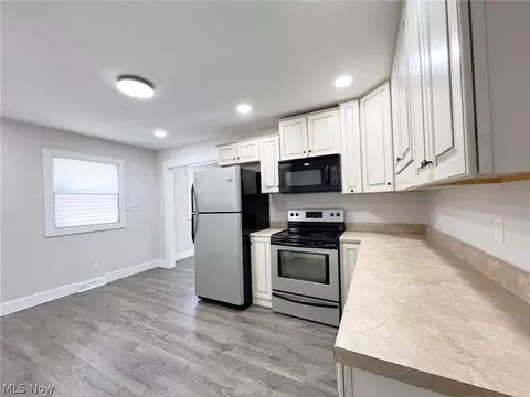 Kitchen - 2048 E 37th St, Lorain, OH 44055 photo 3 of 3