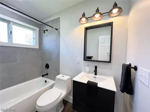 Bath - 2048 E 37th St, Lorain, OH 44055 photo 3 of 3
