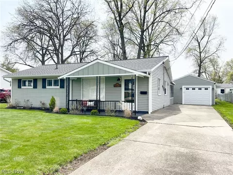 Exterior - 2048 E 37th St, Lorain, OH 44055 photo 2 of 13