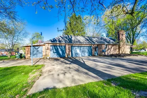 Exterior - 1324 Mcdowell St NE, Canton, OH 44721 photo 2 of 4