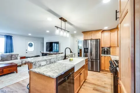 Kitchen - 1324 Mcdowell St NE, Canton, OH 44721 photo 3 of 4
