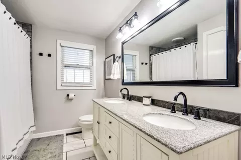 Bath - 1324 Mcdowell St NE, Canton, OH 44721 photo 1 of 2