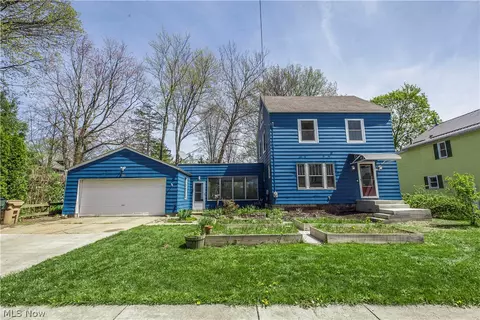 1863 8th St, Cuyahoga Falls, OH 44221