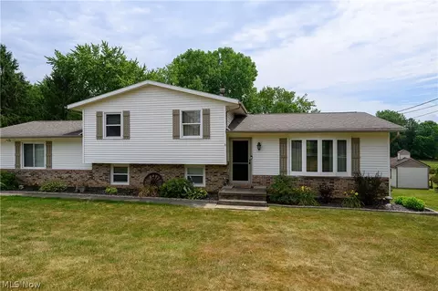 6782 Towpath Ave NW, Canal Fulton, OH 44614