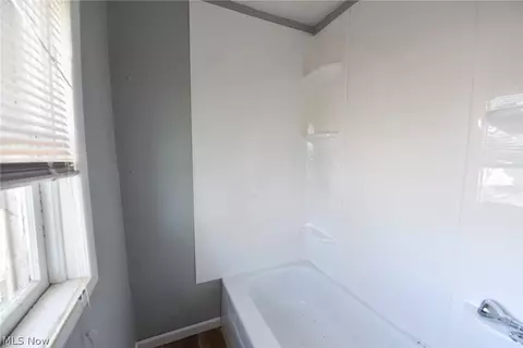 2569 Edwin Ave, Akron, OH 44314 photo 32