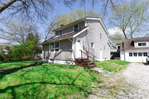 2569 Edwin Ave, Akron, OH 44314 photo 3