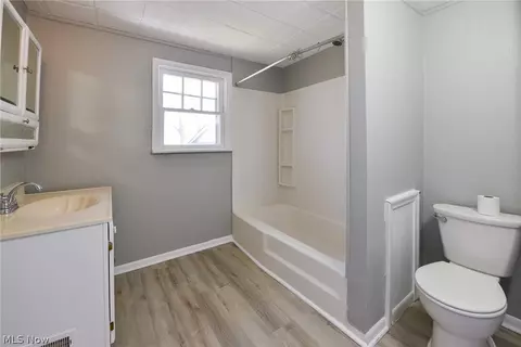 2569 Edwin Ave, Akron, OH 44314 photo 21
