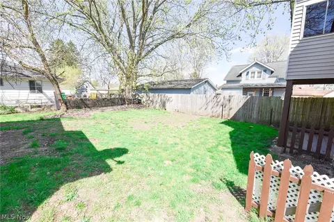 2569 Edwin Ave, Akron, OH 44314 photo 6