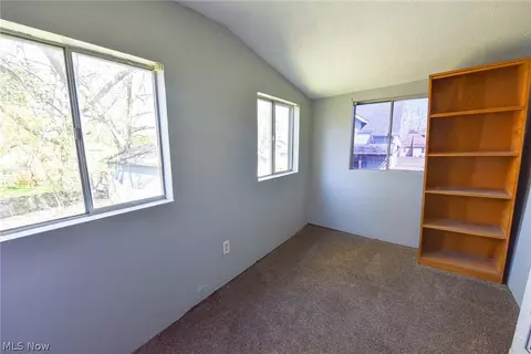2569 Edwin Ave, Akron, OH 44314 photo 25