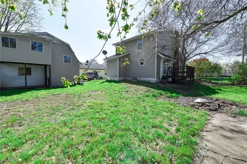 2569 Edwin Ave, Akron, OH 44314 photo 4