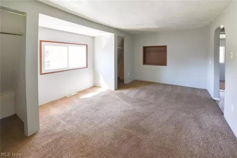 2569 Edwin Ave, Akron, OH 44314 photo 29