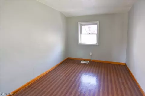 2569 Edwin Ave, Akron, OH 44314 photo 30