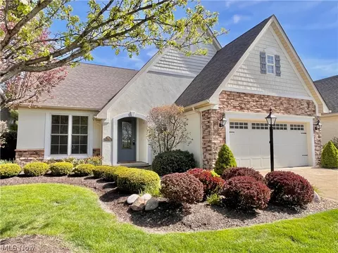 6035 Meadow Lake Dr, Medina, OH 44256