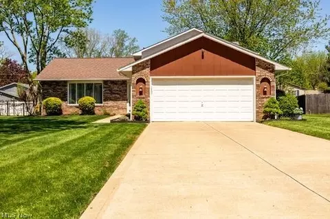 214 Rustic Hill Ln, Amherst, OH 44001