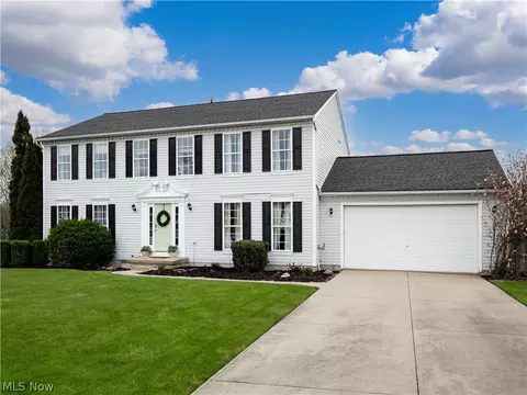 5221 Taylor Ct, Sheffield Village, OH 44054