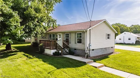 4304 Stella St, Parkersburg, WV 26104