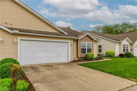 1128 Chaucer Cir, Akron, OH 44312