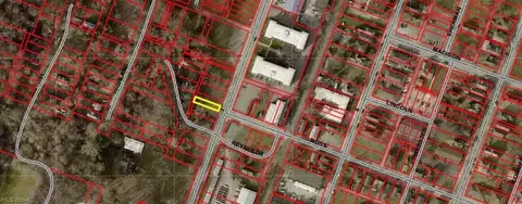 757 N 7th St, Steubenville, OH 43952