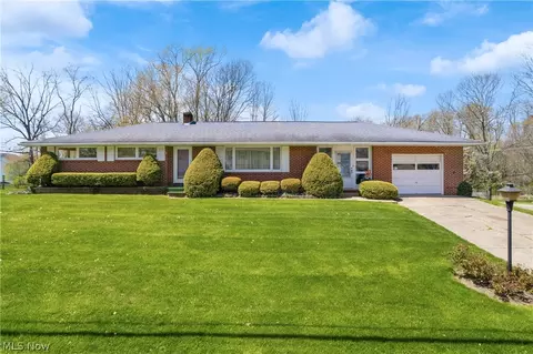 711 27th St NW, Massillon, OH 44647