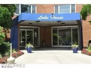 11850 Edgewater Dr #312, Lakewood, OH 44107