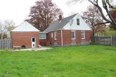Exterior - 110 Ansel Ave, Akron, OH 44312 photo 6 of 6
