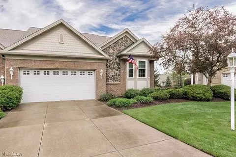 2984 Country Club Ln, Twinsburg, OH 44087