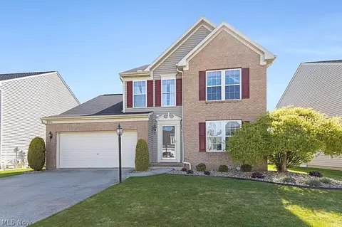 8551 Lynhurst Dr, Olmsted Twp, OH 44138