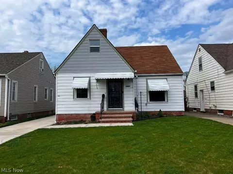 6602 Snow Rd, Parma, OH 44129