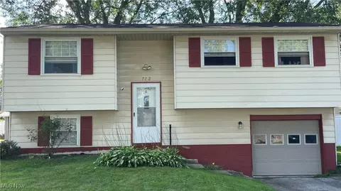 712 Indiana Ave, Mcdonald, OH 44437