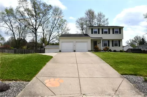 550 Chipola Ct SE, Warren, OH 44484