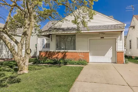 25771 Drakefield Ave, Euclid, OH 44132