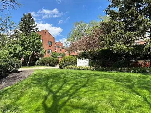15825 Van Aken Blvd, Shaker Heights, OH 44120