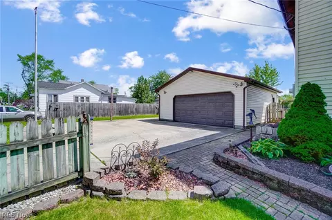 651 Hazel Ave, Lima, OH 45801 photo 5