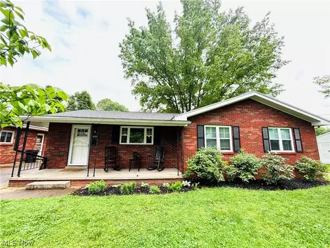4108 10th Ave, Vienna, WV 26105