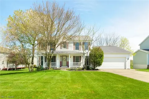 261 Silver Meadow Dr, Wadsworth, OH 44281