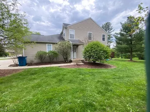 1211 Summerfield Ln NE, Warren, OH 44483