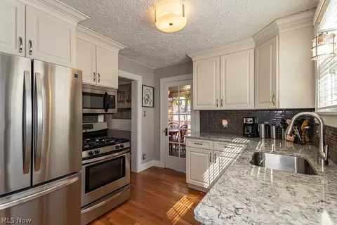Kitchen - 37559 2nd St, Willoughby, OH 44094 photo 2 of 4