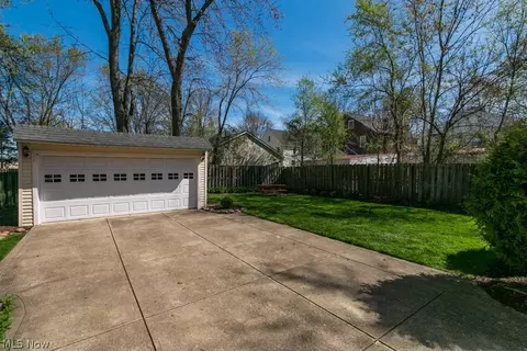 Exterior - 37559 2nd St, Willoughby, OH 44094 photo 9 of 16