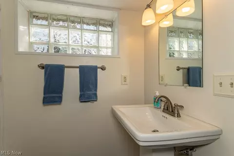 Bath - 37559 2nd St, Willoughby, OH 44094 photo 5 of 5