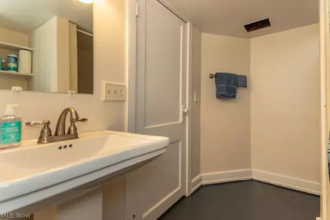Bath - 37559 2nd St, Willoughby, OH 44094 photo 3 of 5